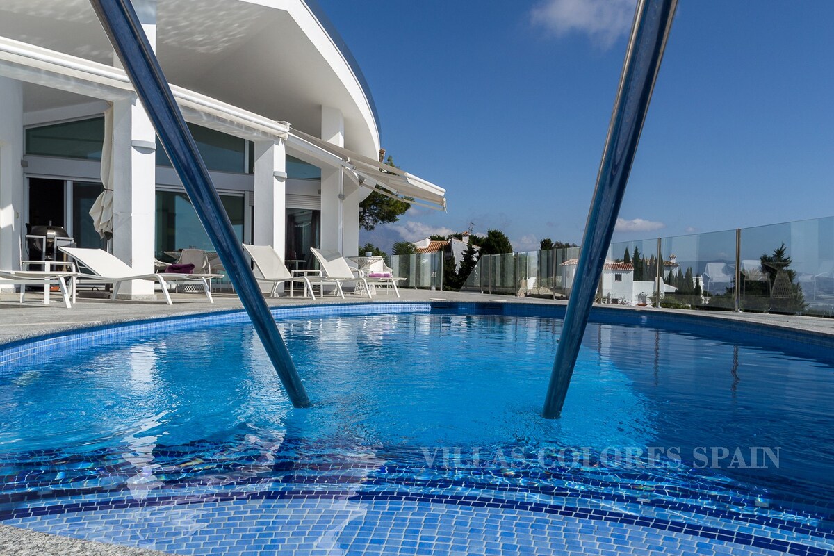 Villa Dorada with private heated pool