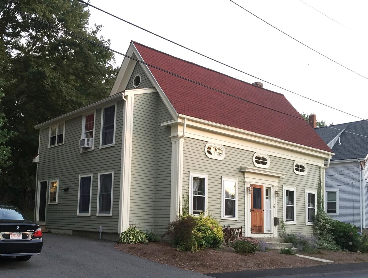 6 Davis Street Inn