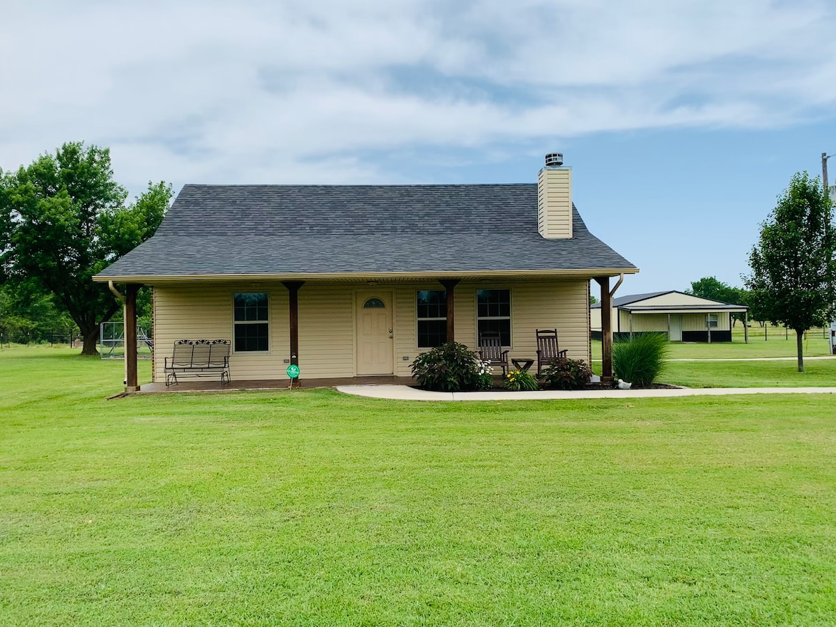 Gaston Ranchhouse, a comfy, modern and quiet home.