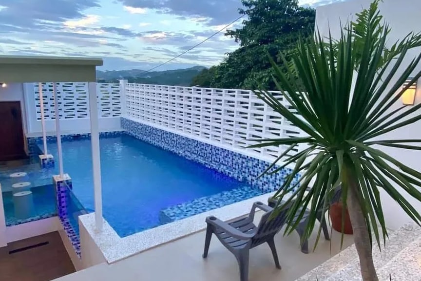 Niama Villas glass pool breathtaking mountain view