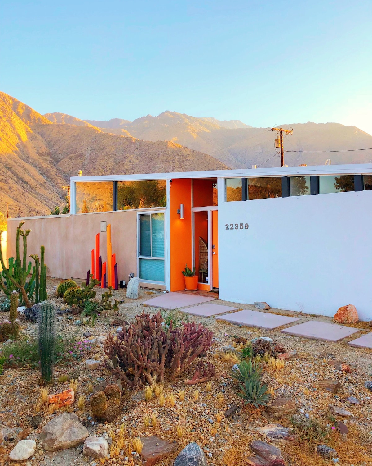 Dazey Desert House - A Colorful Design Dream