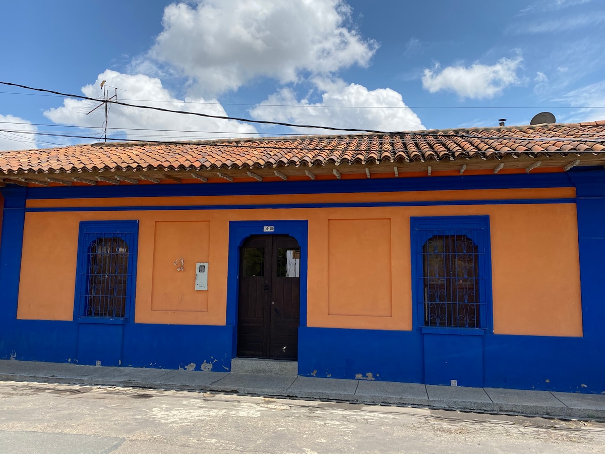 Casa Tierra y Color