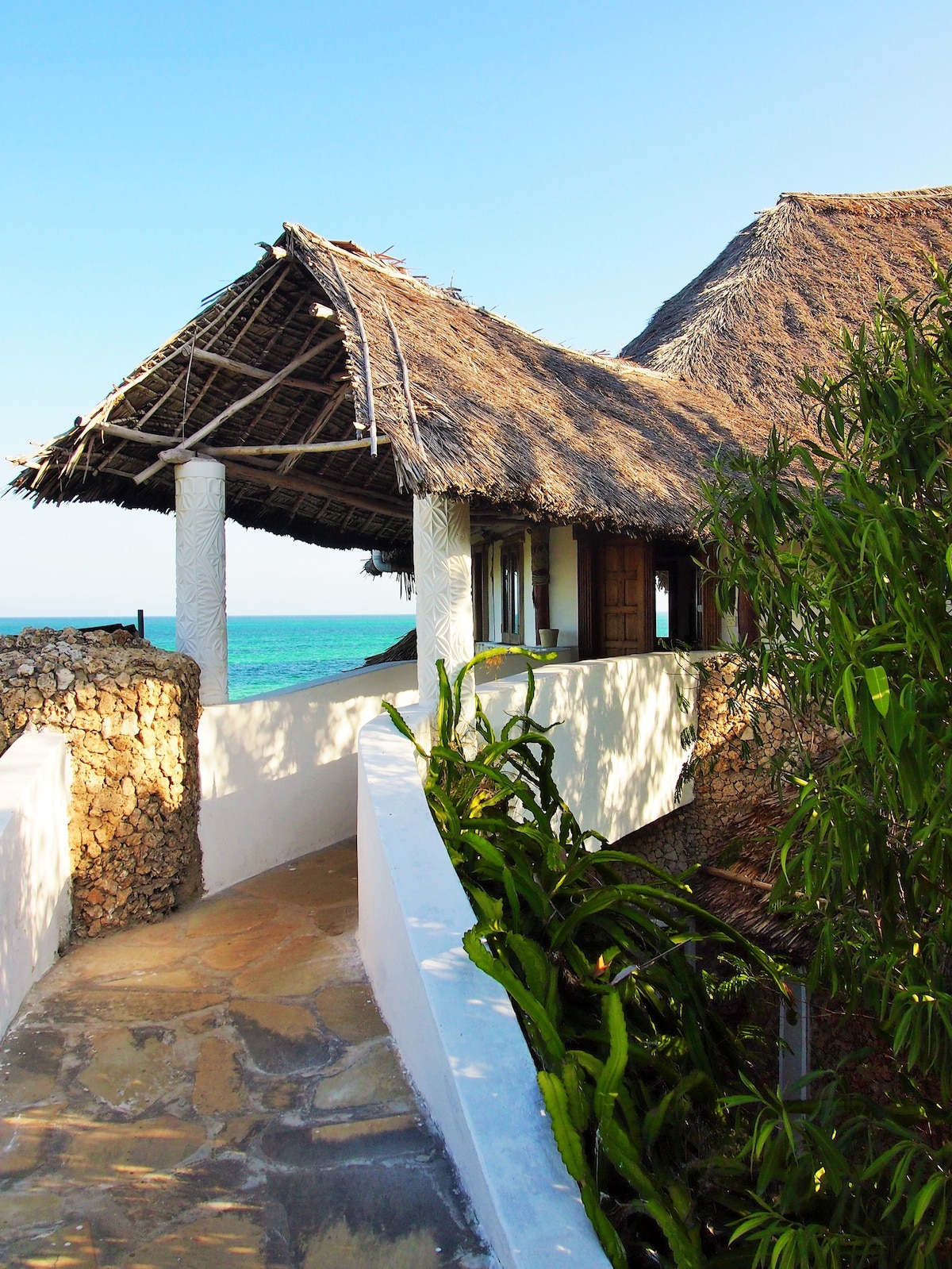 The Beach House, Malindi, On the Ocean 4BR, 3.5BA