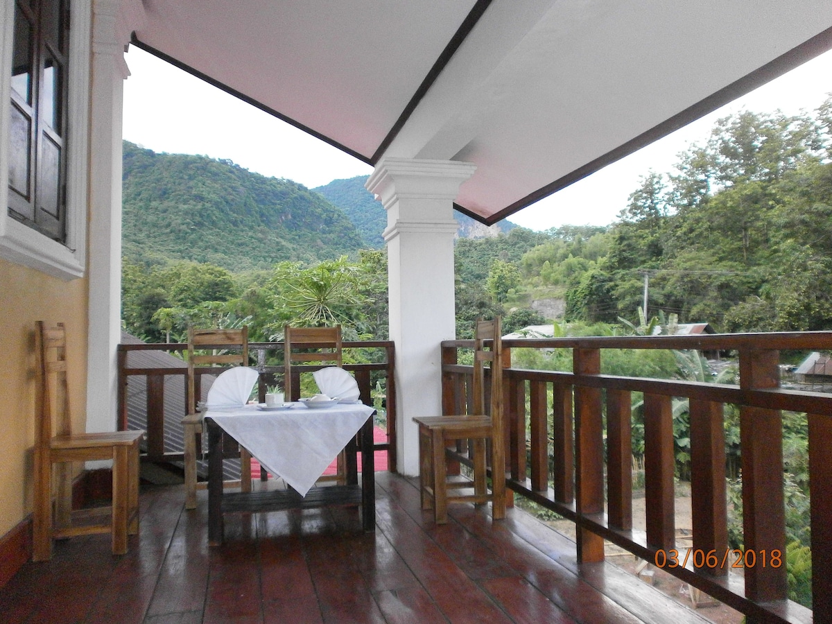 传统老挝3号房源，自然景点+双人床