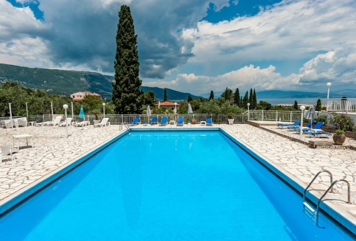 Amazing Studio for 2 or 3, in Dassia, Corfu