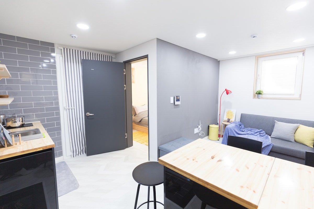 新村（ Shinchon ）/松江大学（ Sogang univ ）附近有5间卧室和3个卫生间。梨花女子大学