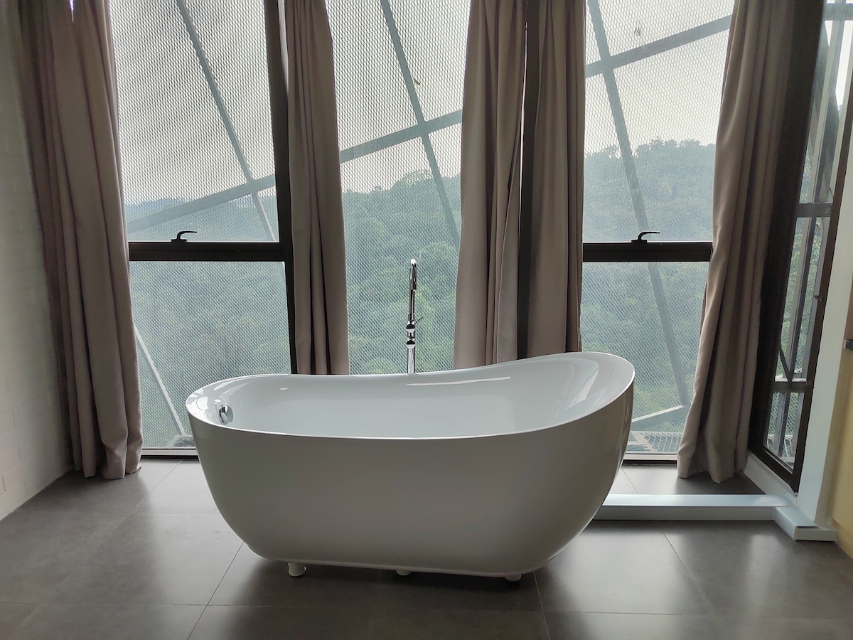 Bathtub Soho, Forest View @ Empire Damansara