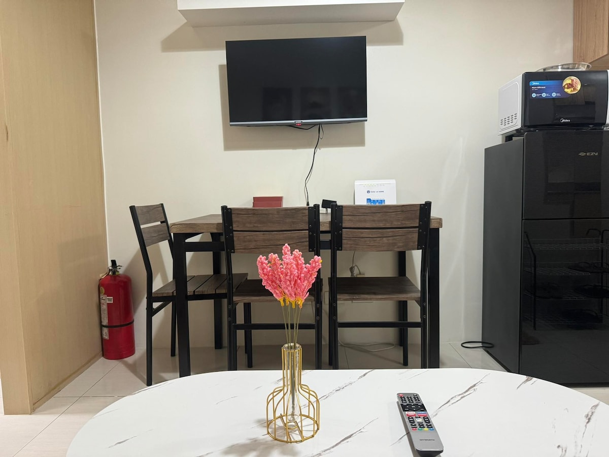 Affordable Condo Staycation near NAIA Terminal