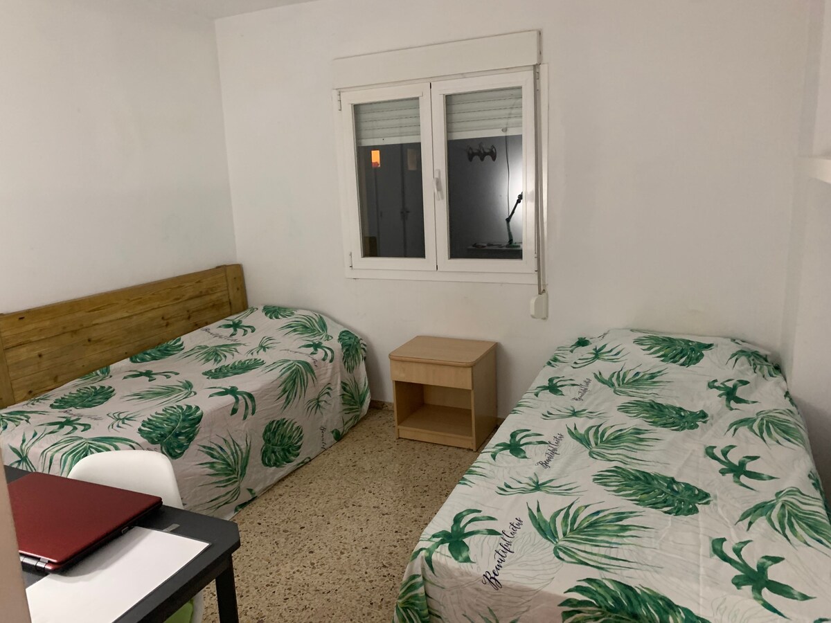 Habitacion privada doble en centrico piso n  Ibiza