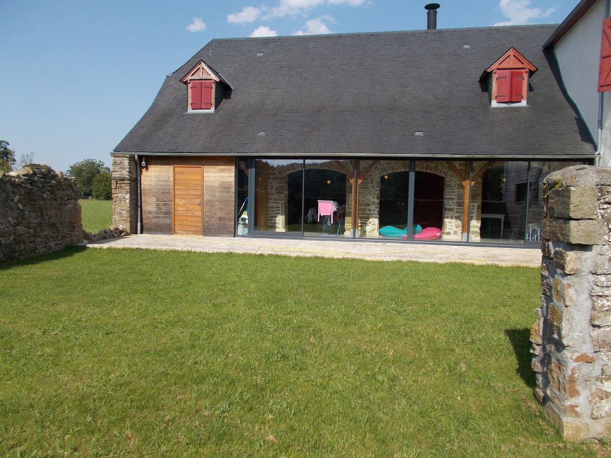 Renovated farm near Oloron