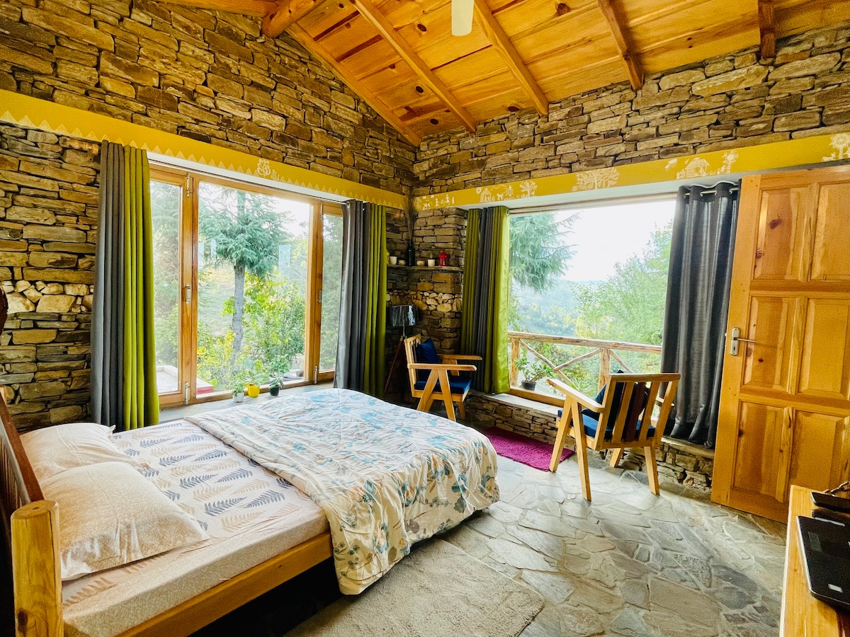 Private Room in Kumaoni Roots 01