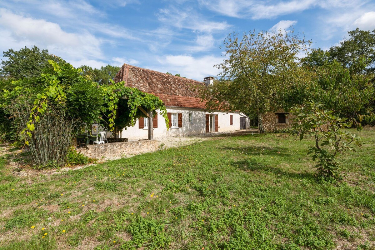 Holiday home in Cendrieux with garden shed