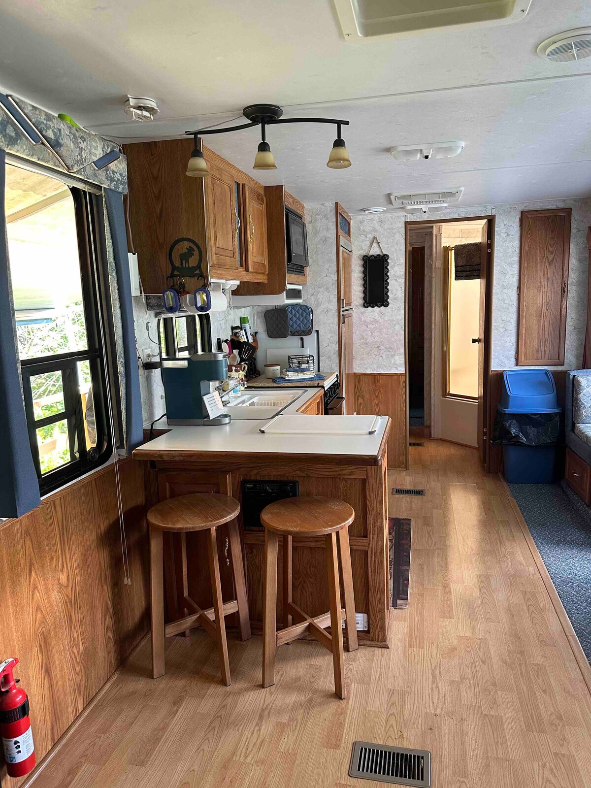 Beautiful 38’ 2 bedroom camper on the river!