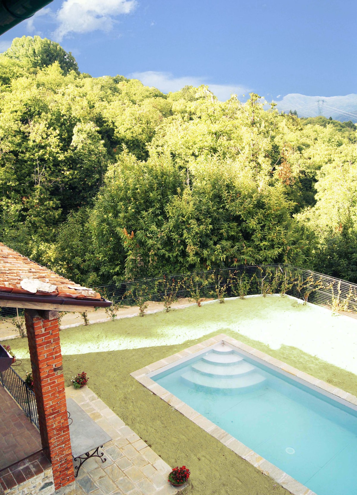 17C villa, private pool in medieval village