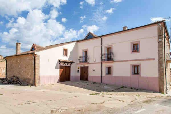 Casa Rural con Jacuzzi, BBQ, chimenea y mucho mas!