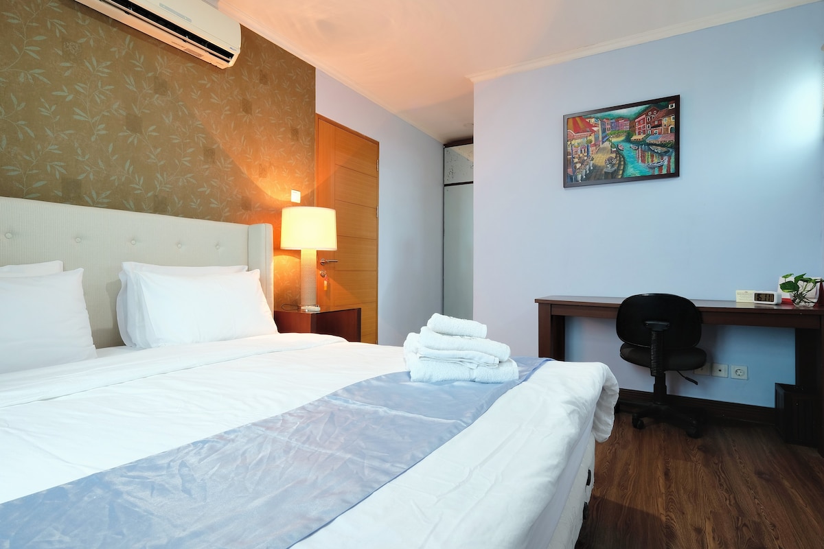 地理位置优越的Pondok Indah 2卧室公寓，免费无线网络