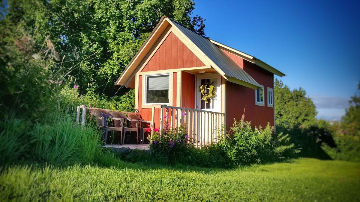 Fireweed Tiny Home On Epic 28英亩180 °海湾景观