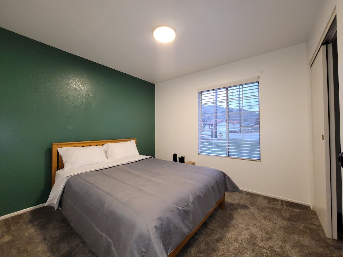 Private Room in Quaint & Cozy Tehachapi Home