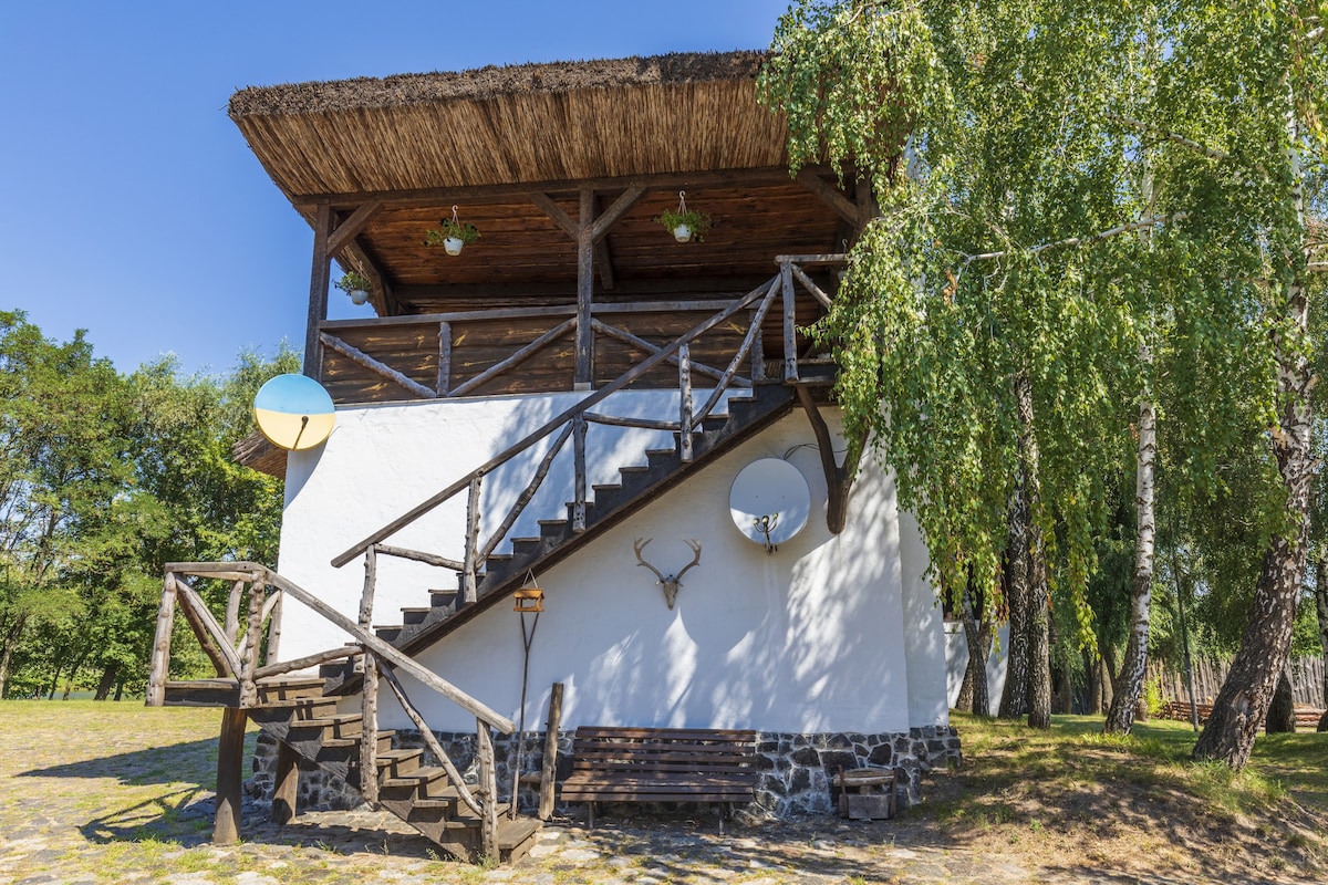 Гостиный двор на хуторе Крещатик - Больший дом