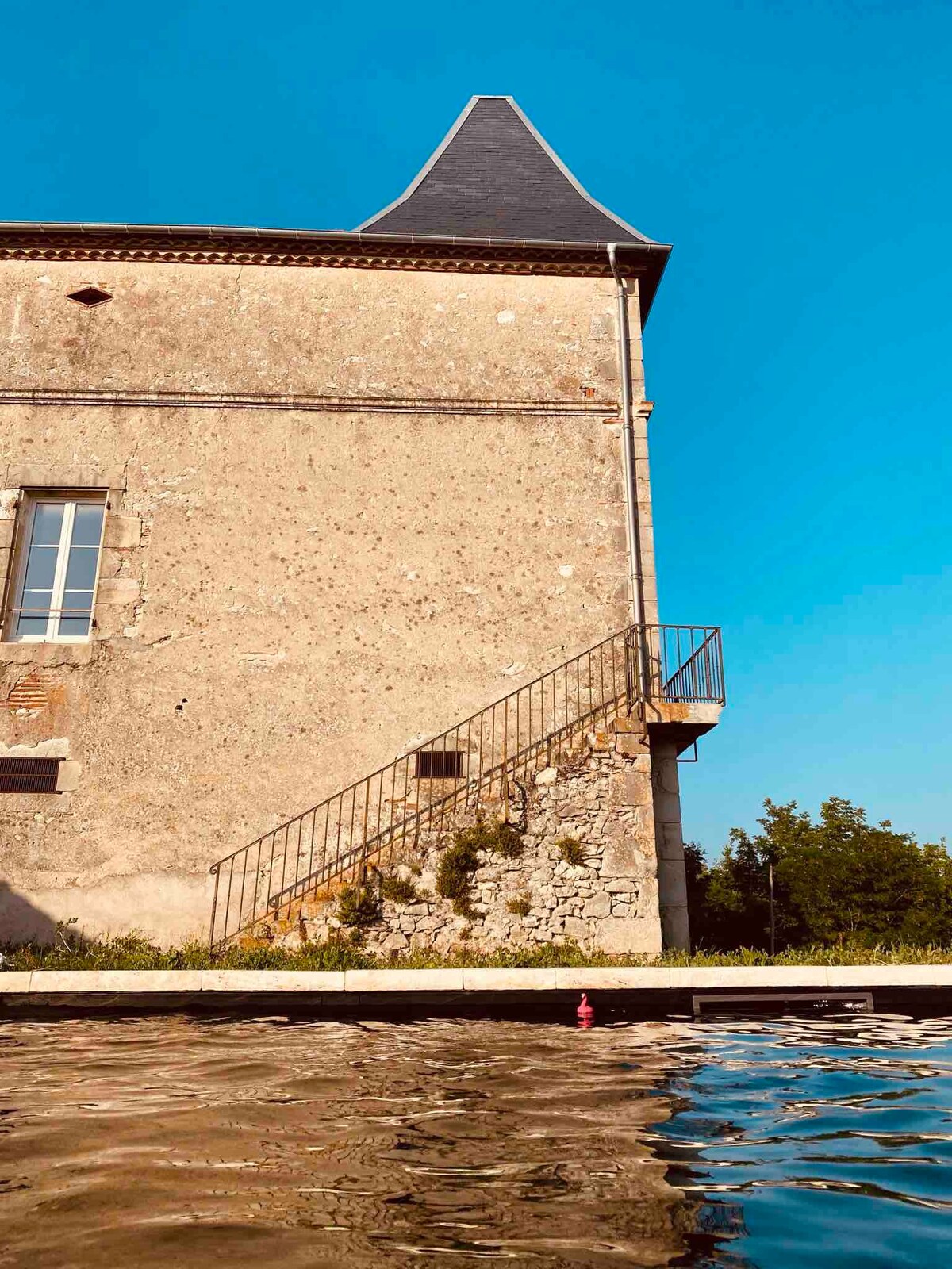 Maison restaurée avec piscine