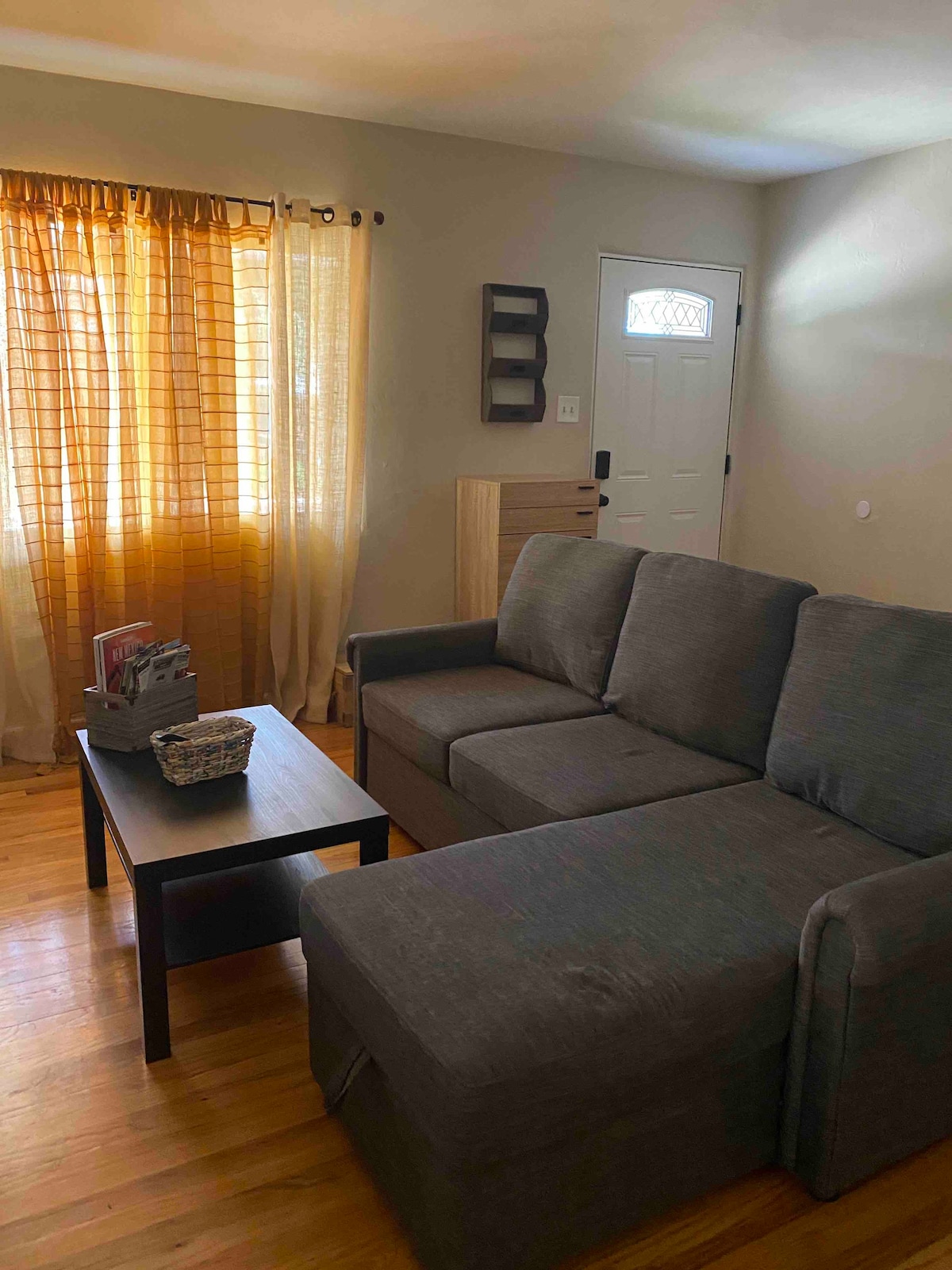 Bed/Bath/Living Room near Nob Hill, airport, & UNM