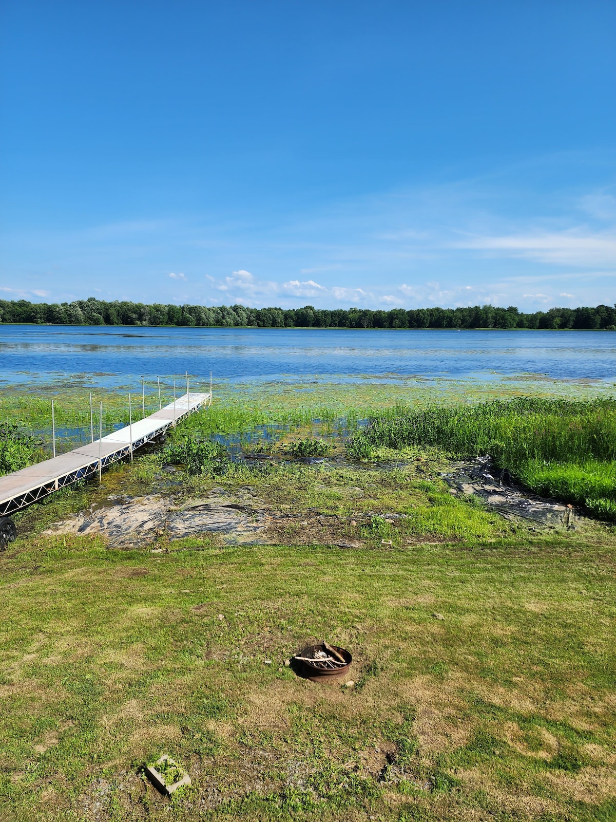 Black Lake CottageWaterfront 2卧室，湖泊通道