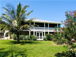 吉兰湾海滩（ Gillam Bay Beach ）的Sandy Bay House