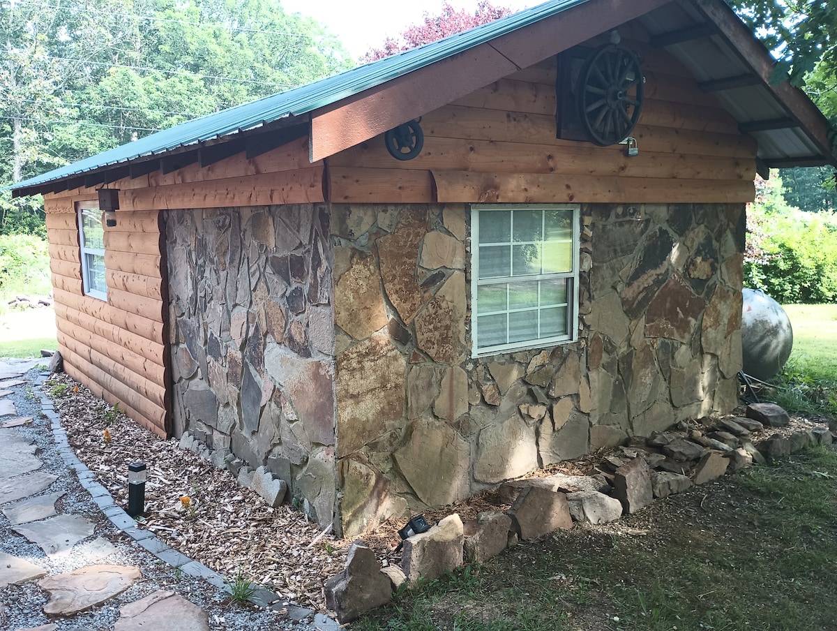 Mini Rock Fortress w/Big Shower & 65" TV