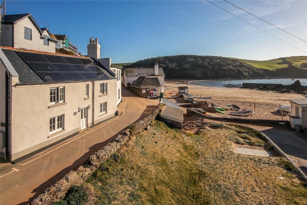 Lovely fisherman's cottage a few steps from beach