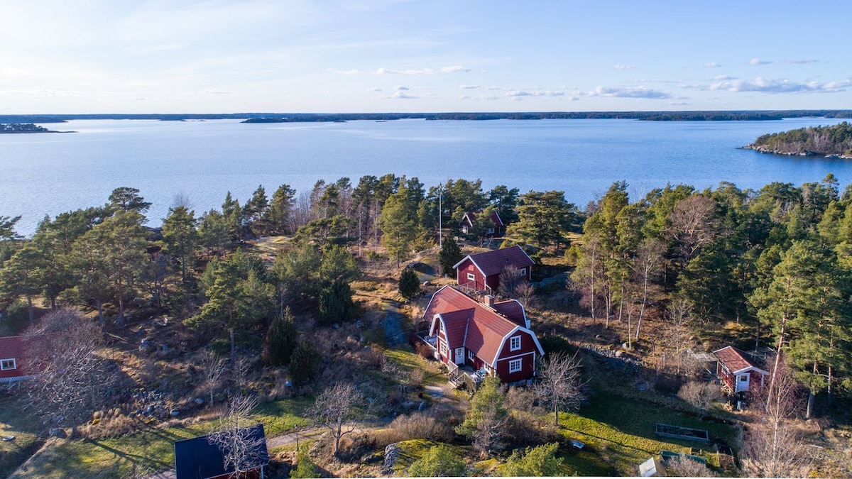 Cosy cabin #3 on ocean-lot on wonderful Möja