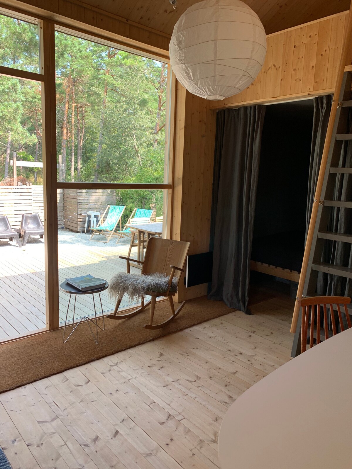 新建的客用小屋，距离Djupviks 10分钟路程