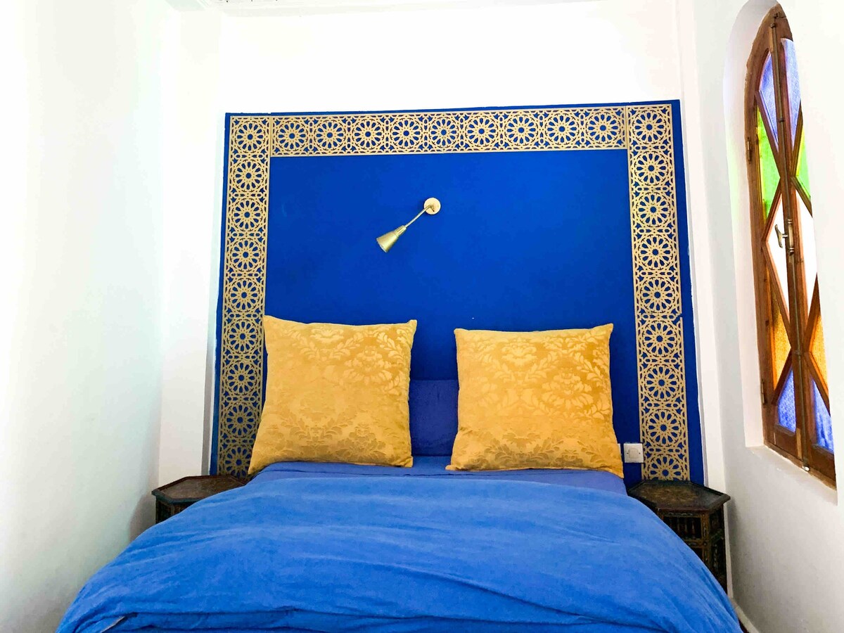 Riad Tetuanía ，蓝色房间
