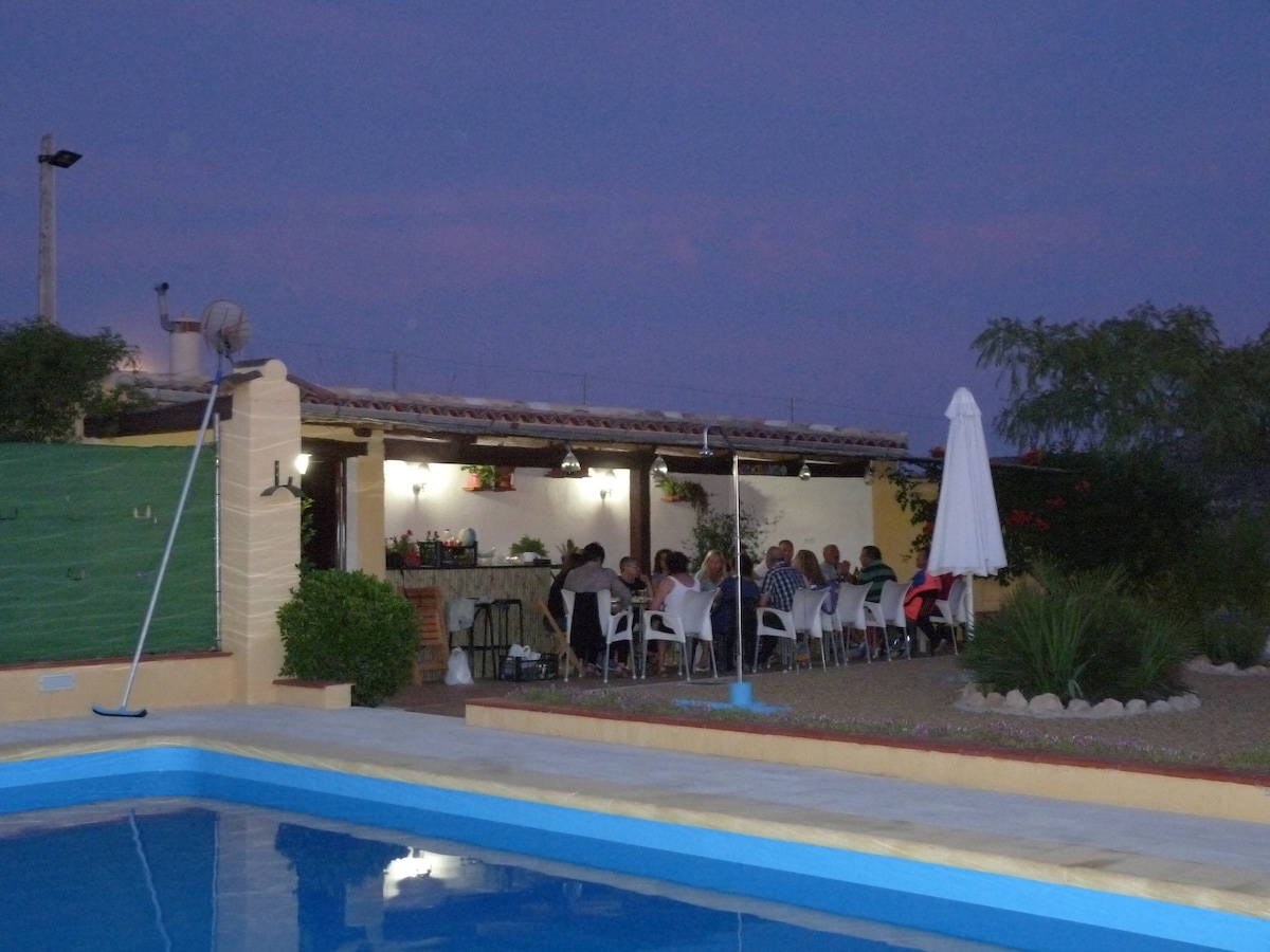 Cueva El Monterón (Casa Loli)