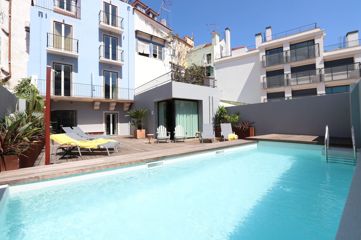 Lisbon's Dream: Pool, Terrace Free Parking