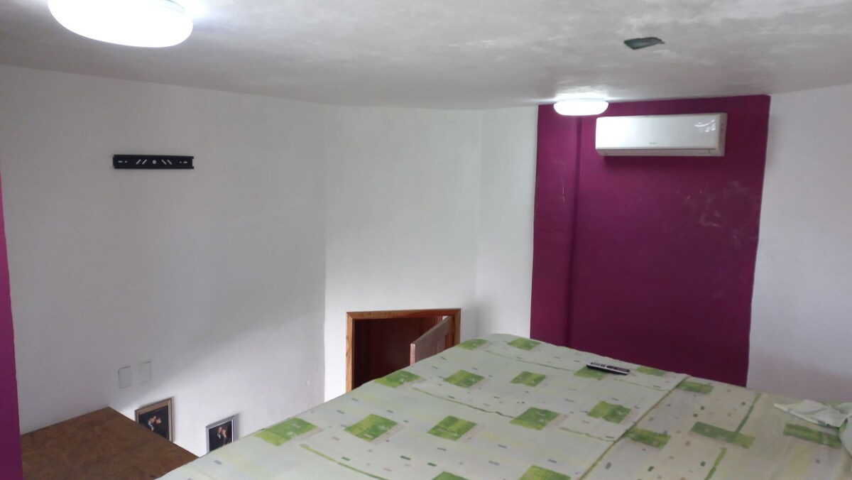 Amplia habitación en Lázaro