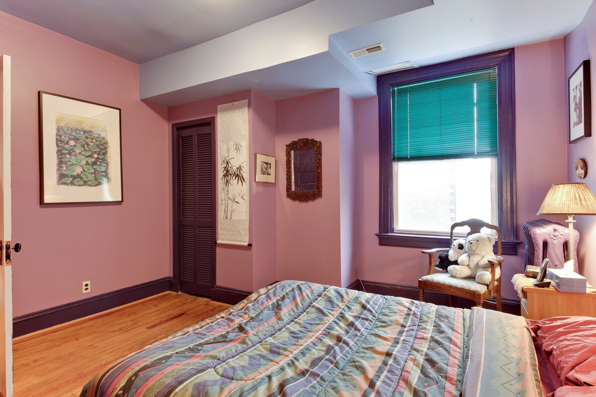 维多利亚时代的舒适标准双人床卧室