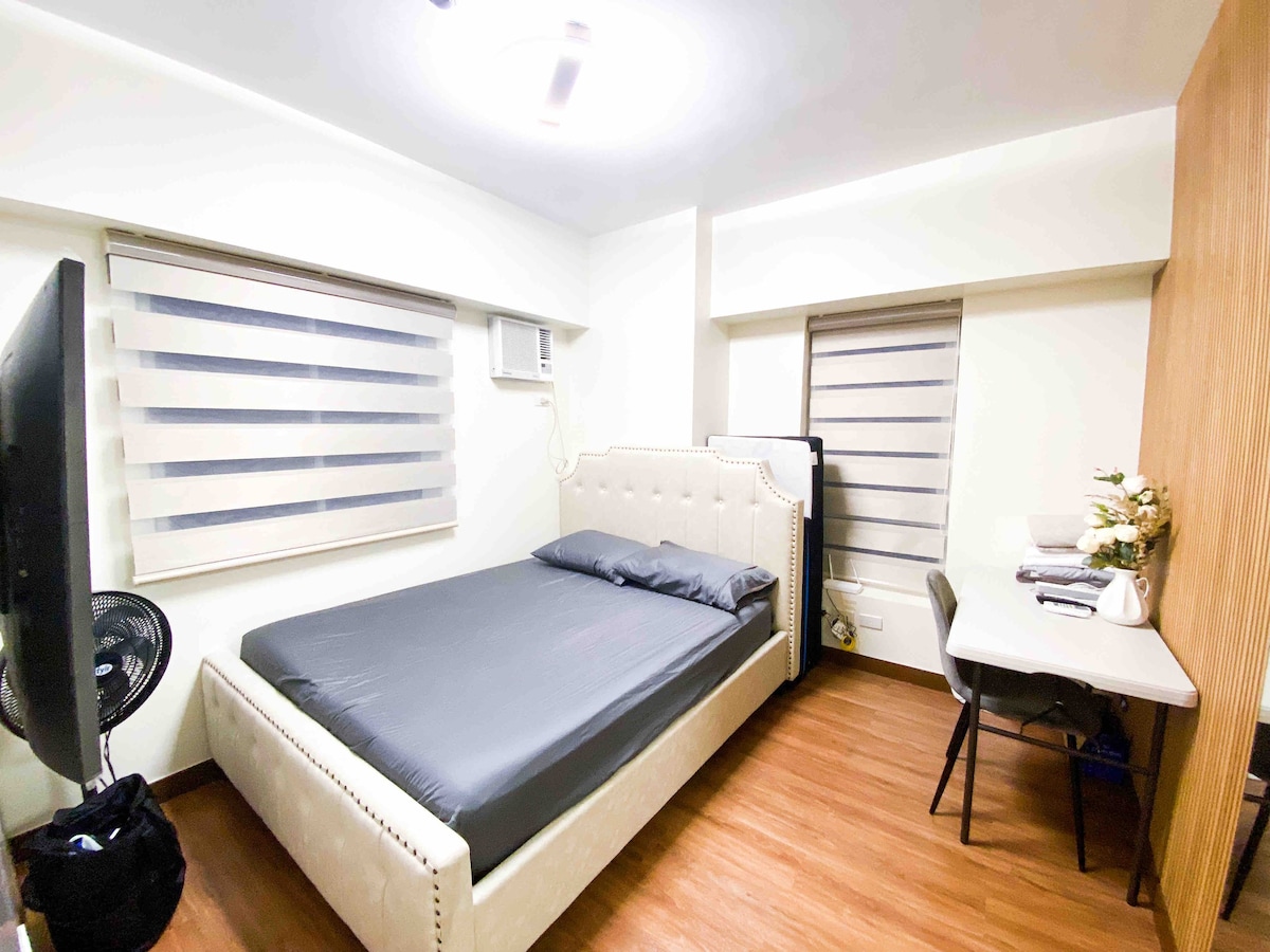 7pax Unit Manila near BGC and Ortigas Paid Parking