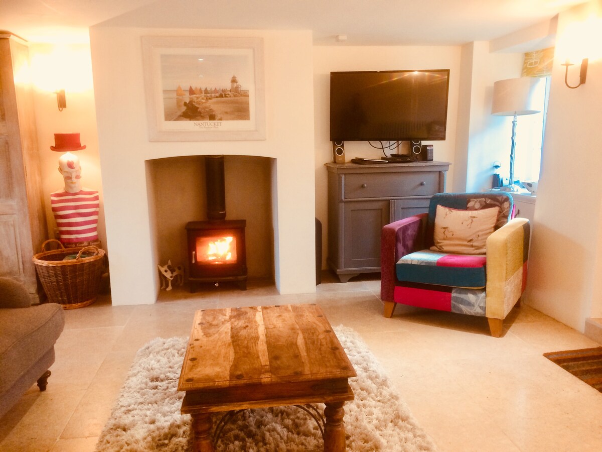 Seaside Family Cottage,Jurassic Coast, Charmouth.