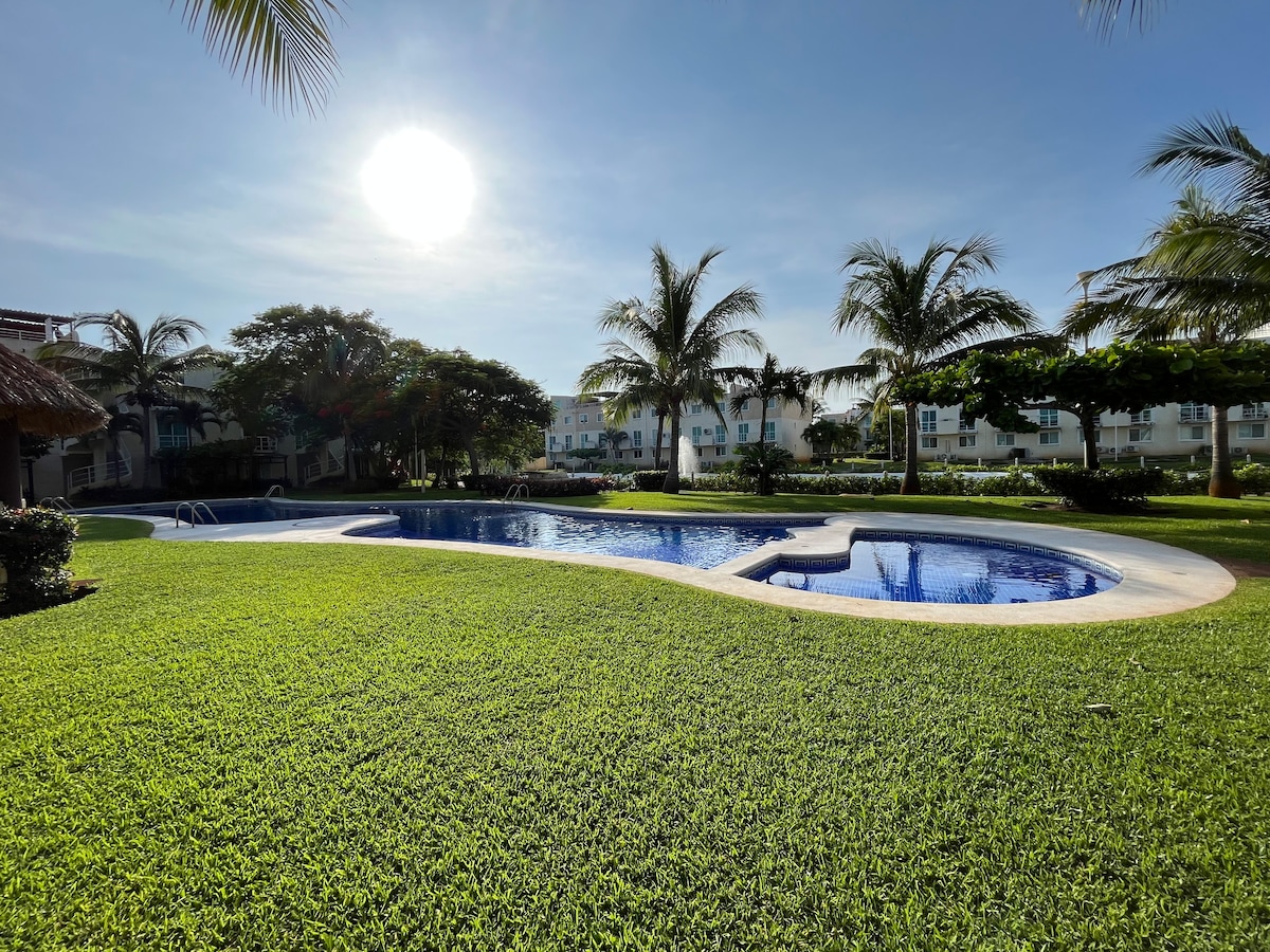 Aqua Marina Acapulco. Roofgarden/jacuzzi privado