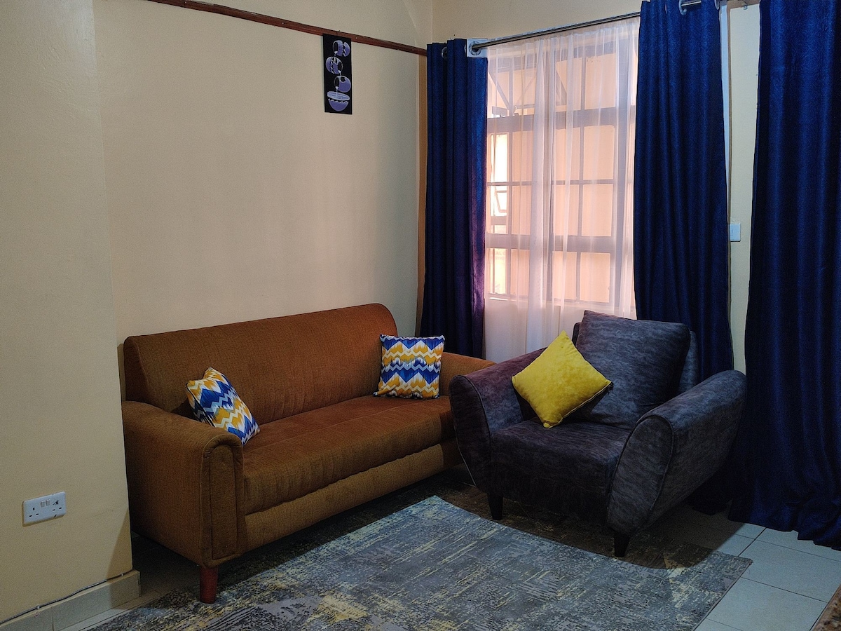 锡卡镇（ Thika Town ）舒适且家具齐全的1卧室公寓