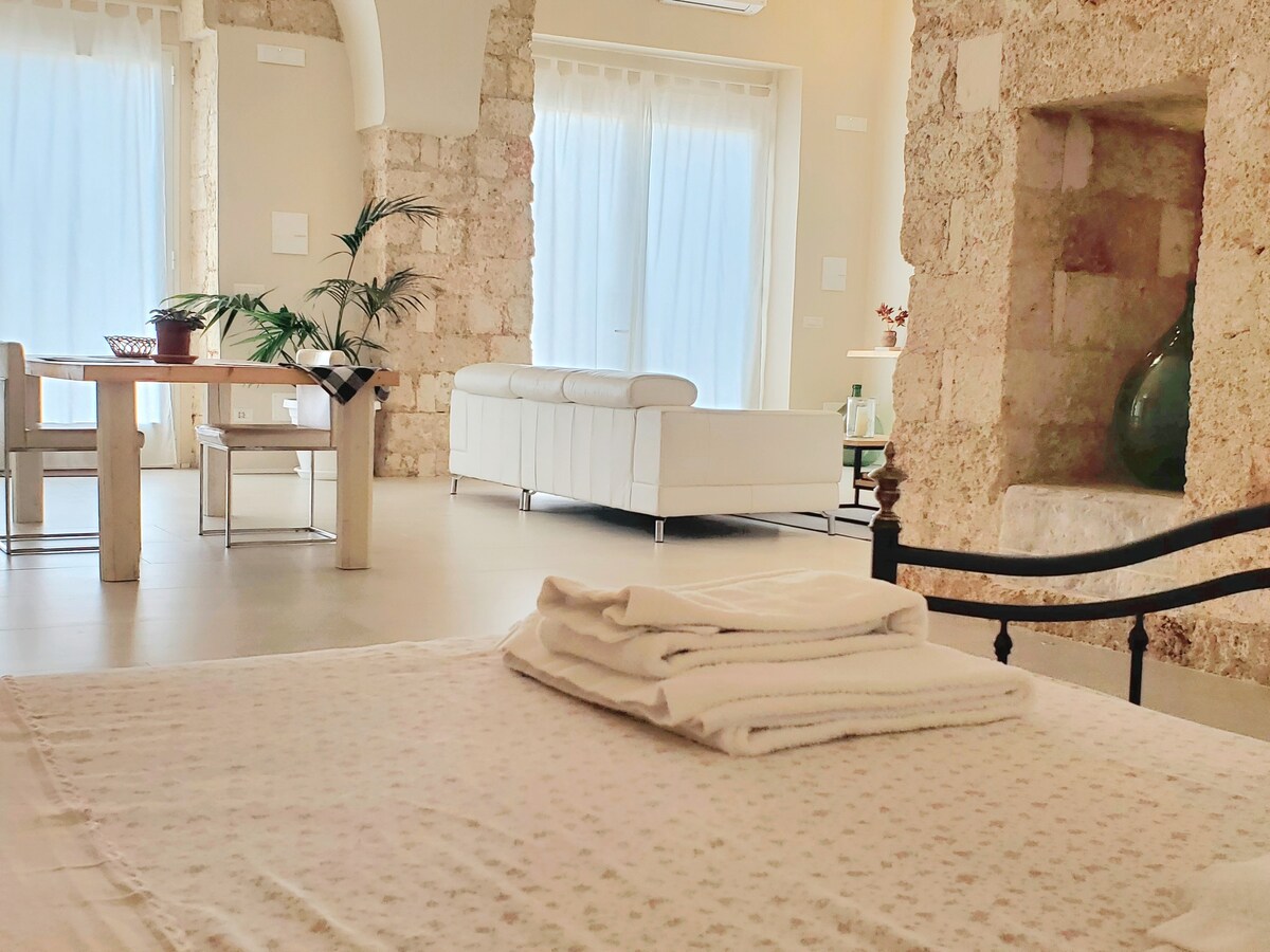 Stylish & Romantic loft in the heart of Salento