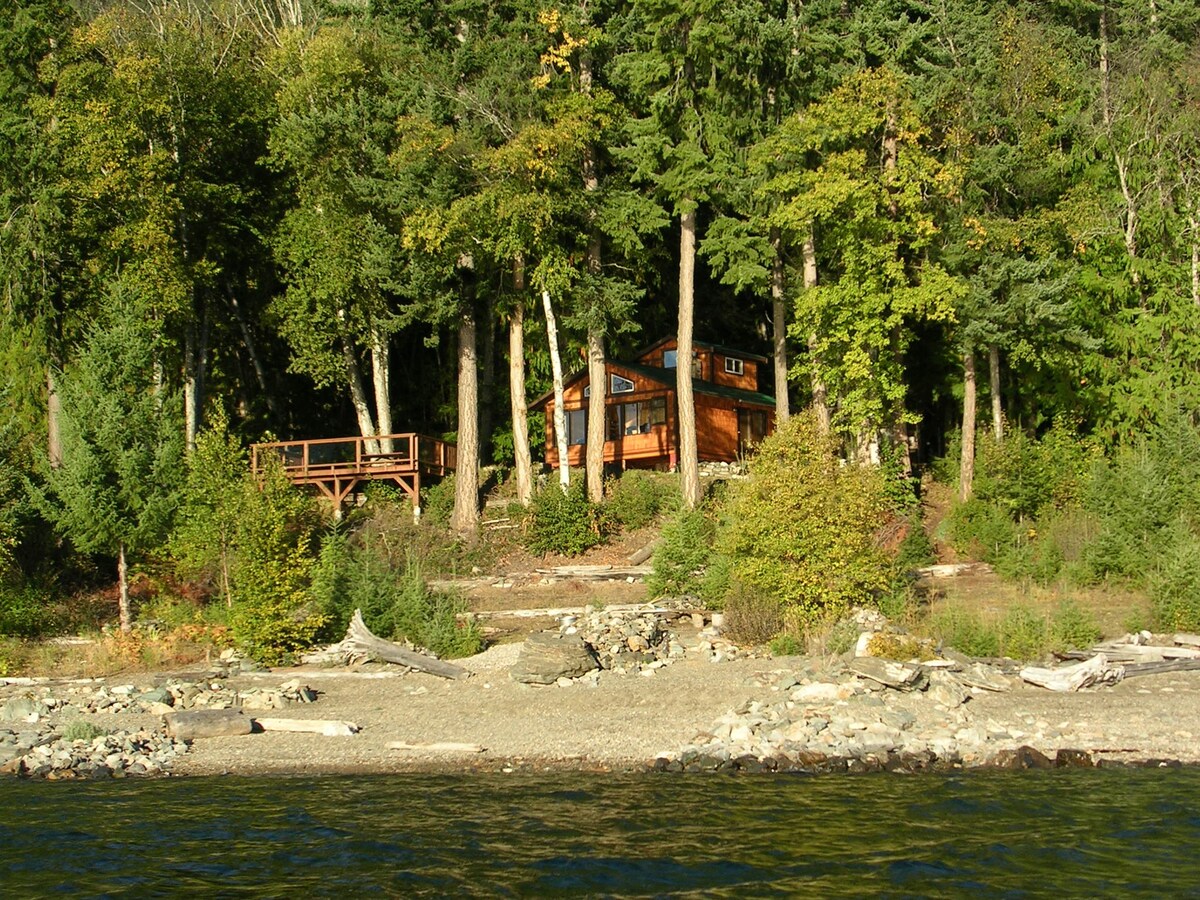 KOOTENAI HIDEAWAY LAKFRONT COTTAGE