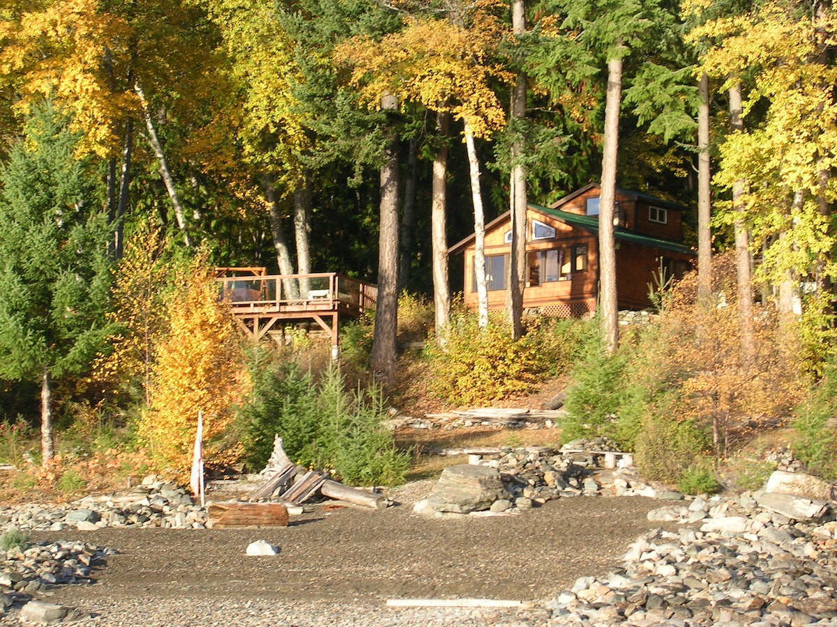 KOOTENAI HIDEAWAY LAKFRONT COTTAGE