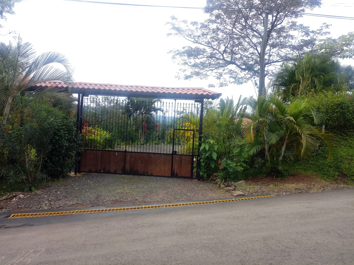 CASA DE CAMPO, QUINTA NATURAL, SAN RAF., PURISCAL.