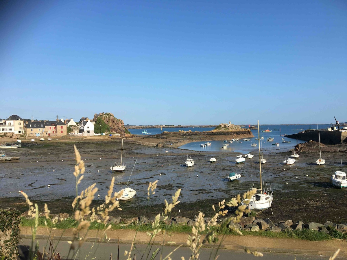 Charmante maison de pêcheur sur le port de Loguivy