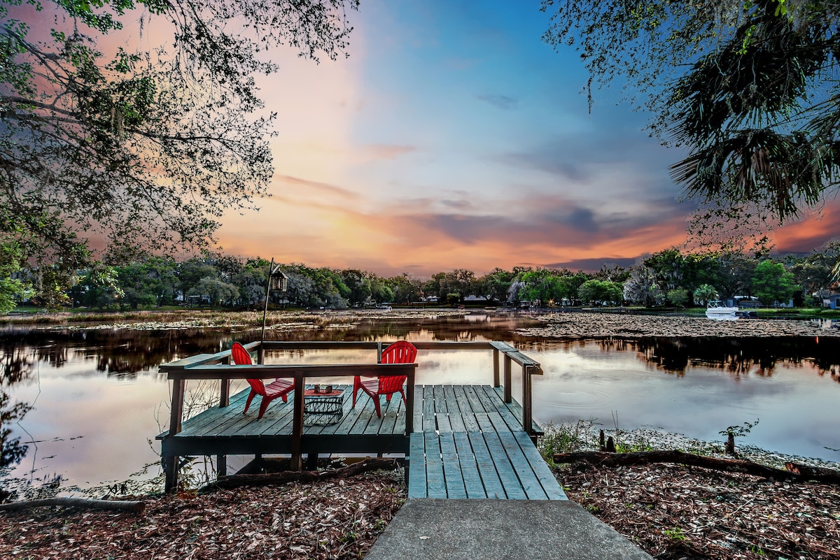 Small Lake Hideaway