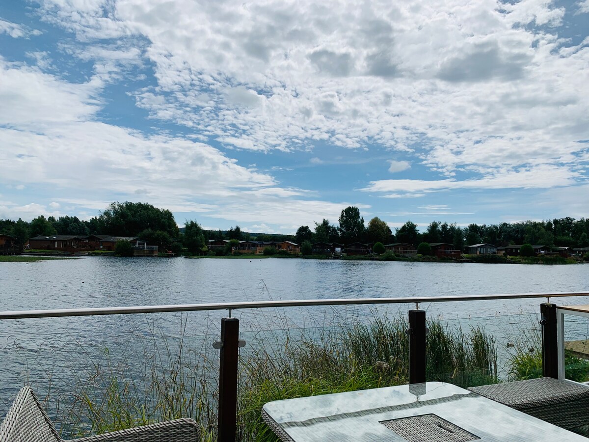 Lodge by the Lake South Lakeland Leisure Village