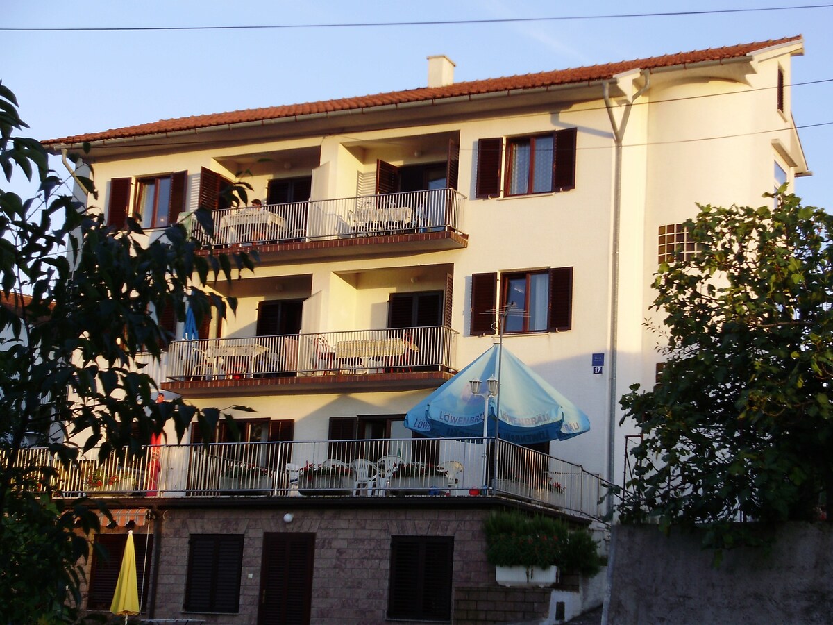 Apartment Ljubica for 2-3 people