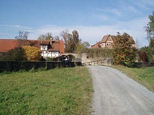 Schlossgut舒适的半木结构小屋