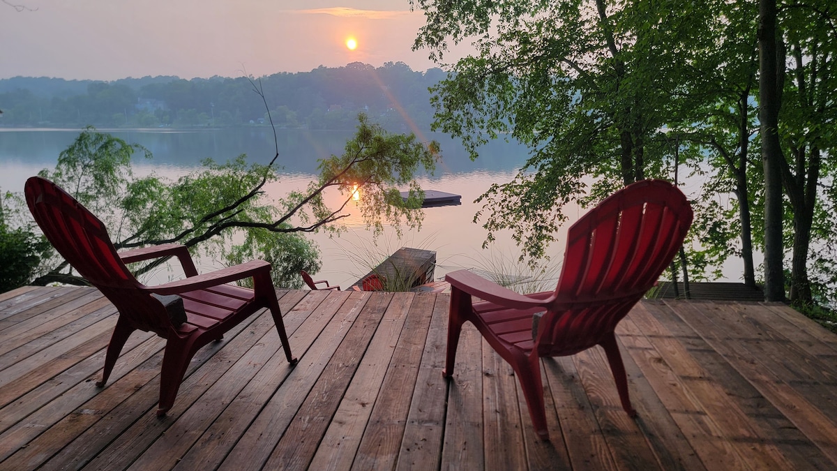 Cozy Lake Cabin